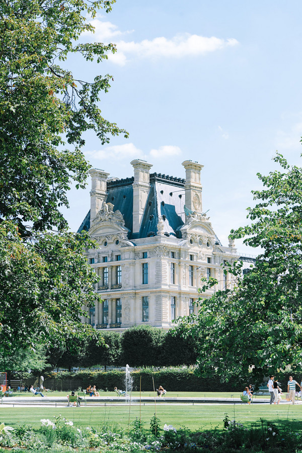 Предсвадебная съемка на улицах Парижа