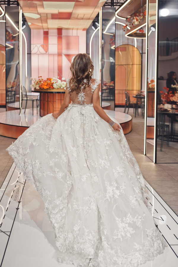 Современная осенняя свадьба в золотистых оттенках