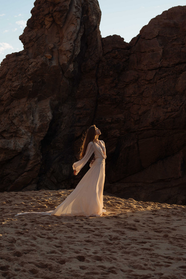 Лаконичные свадебные платья без кружева