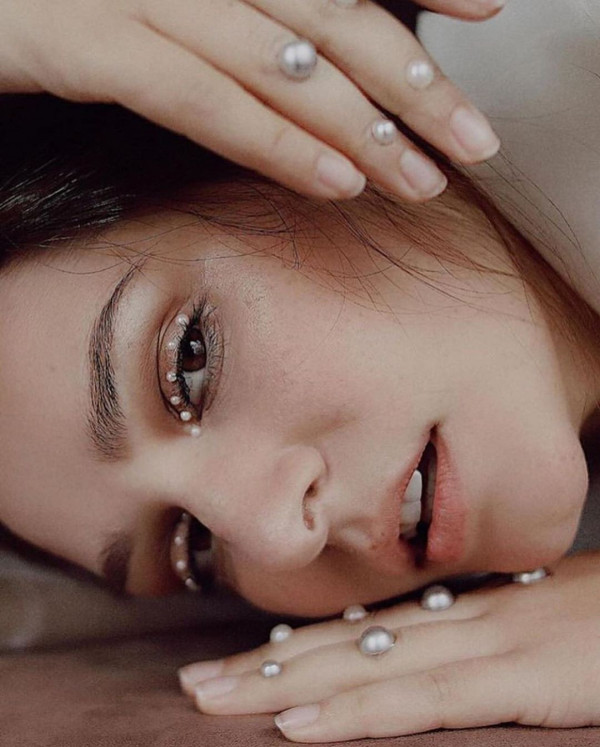 Свежо и естественно. 5 вариантов нюдового макияжа