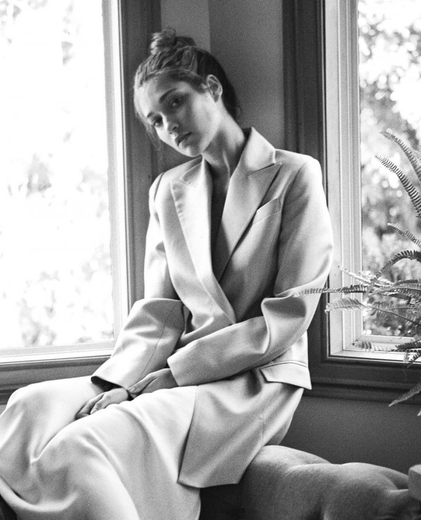 Белые свадебные жакеты — надевайте с юбкой,