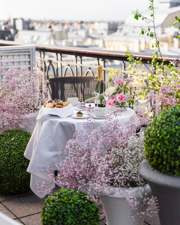 Что подарить невесте на девичнике? 10 нескучных