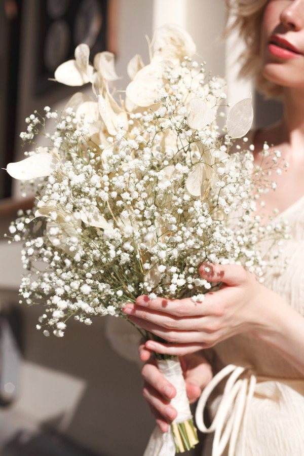 Где купить готовый букет невесты в Москве