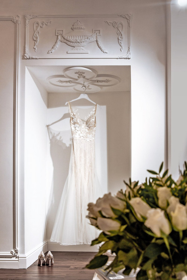 «Невестам сложно выбрать, потому что подходит абсолютно