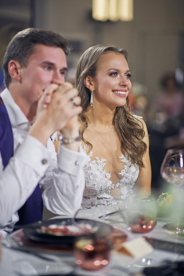 Современная осенняя свадьба в золотистых оттенках