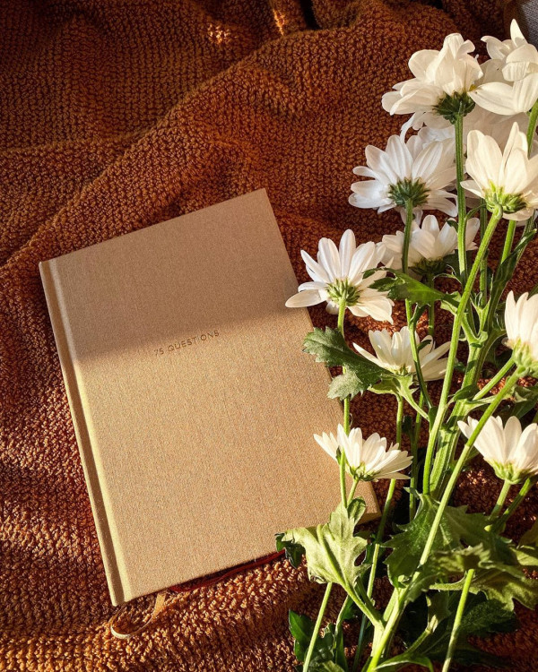 Что подарить невесте на девичнике? 10 нескучных