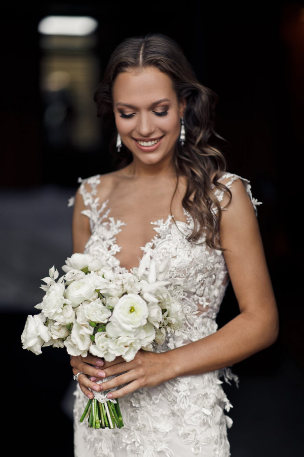 Современная осенняя свадьба в золотистых оттенках