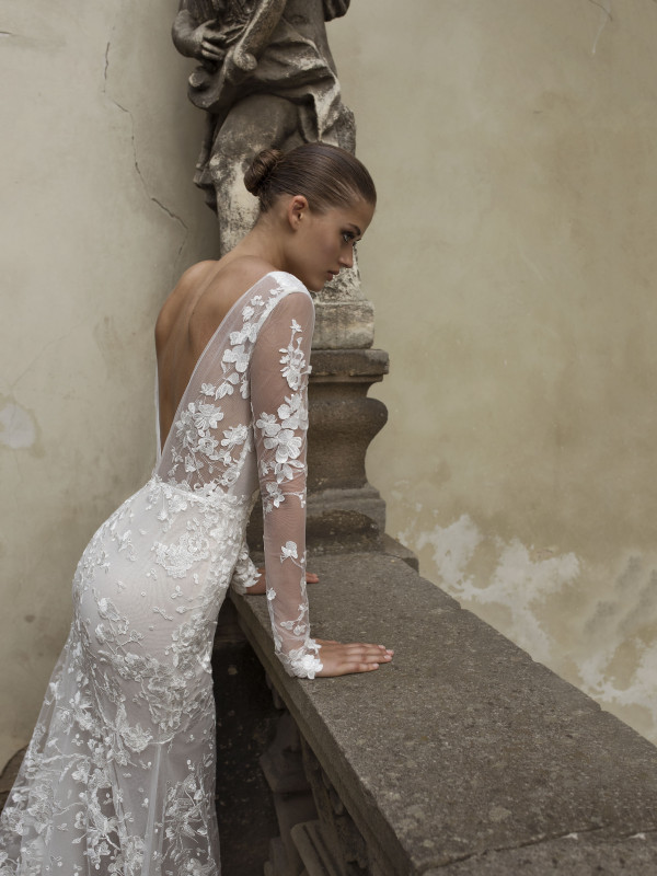 «Невестам сложно выбрать, потому что подходит абсолютно