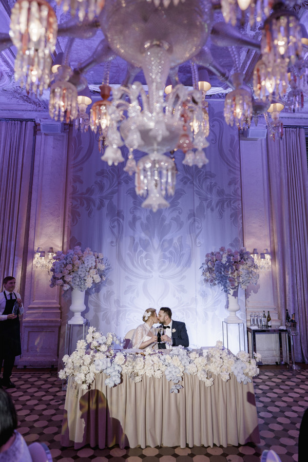 Нежная классическая свадьба в особняке Смирнова