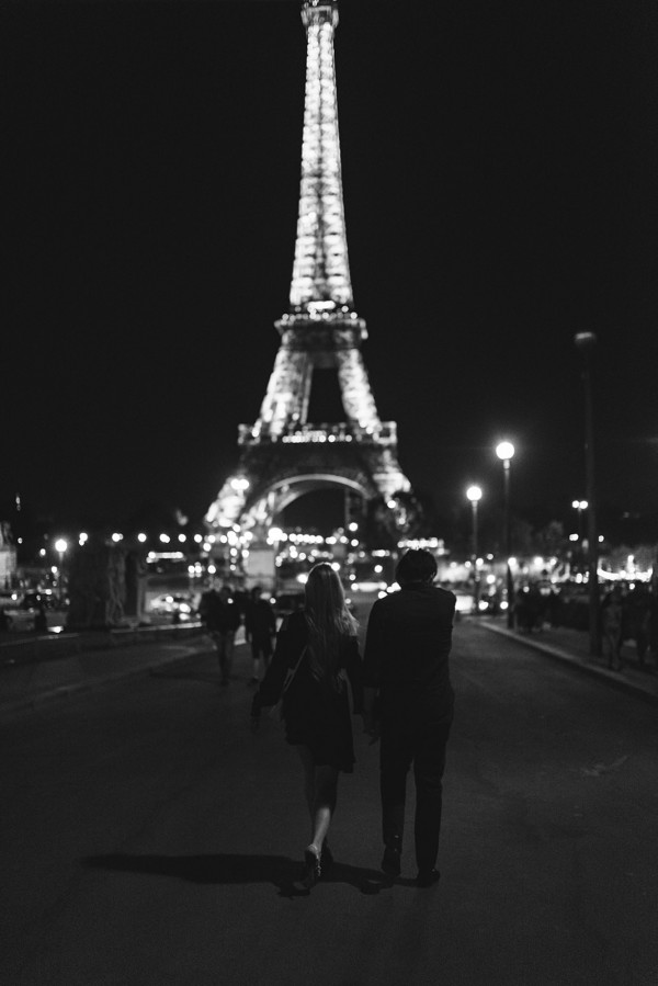 Предсвадебная съемка на улицах Парижа
