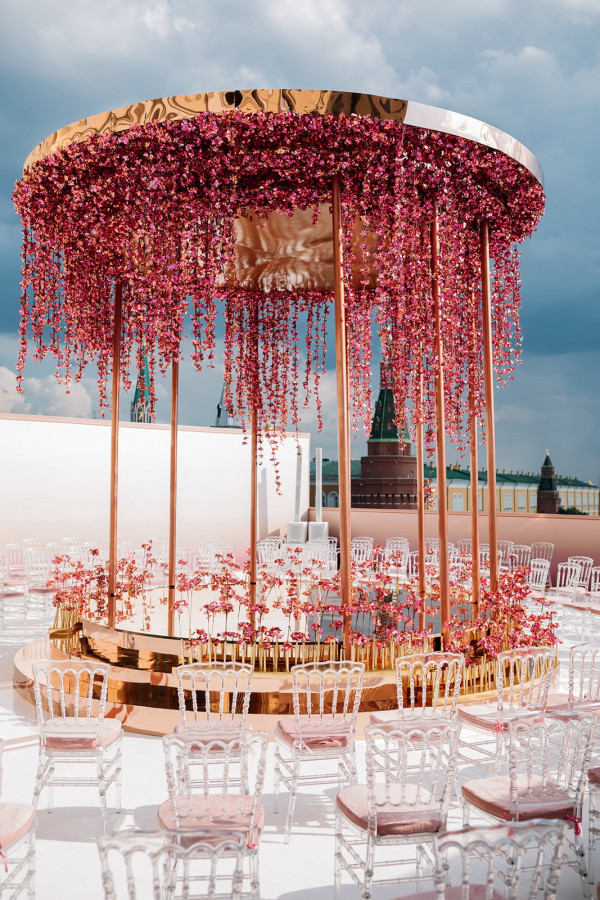 Роскошная свадебная церемония с видом на Кремль