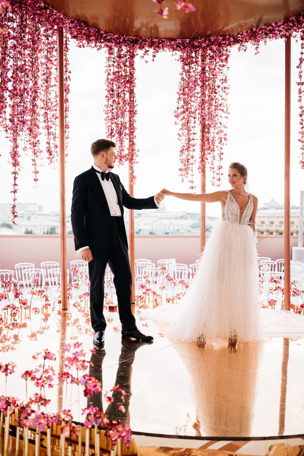 Роскошная свадебная церемония с видом на Кремль