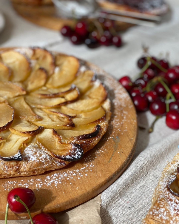 Миндальная галета, яблочный тарт и другие десерты