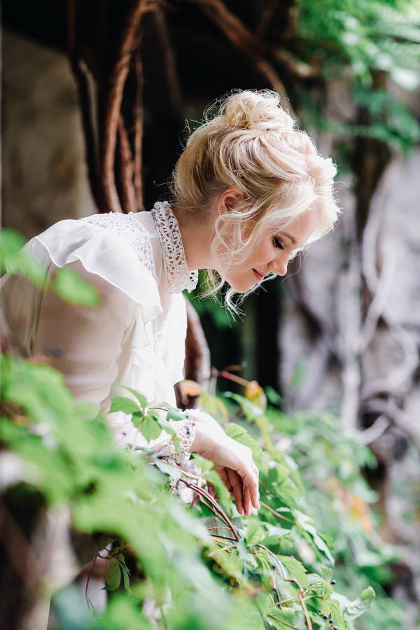 Свадебный ужин под сенью виноградных листьев