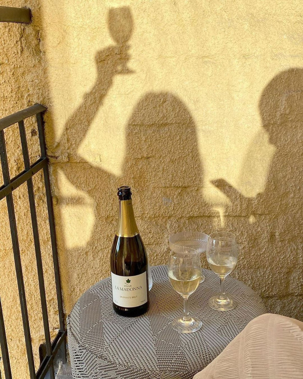 Что подарить невесте на девичнике? 10 нескучных