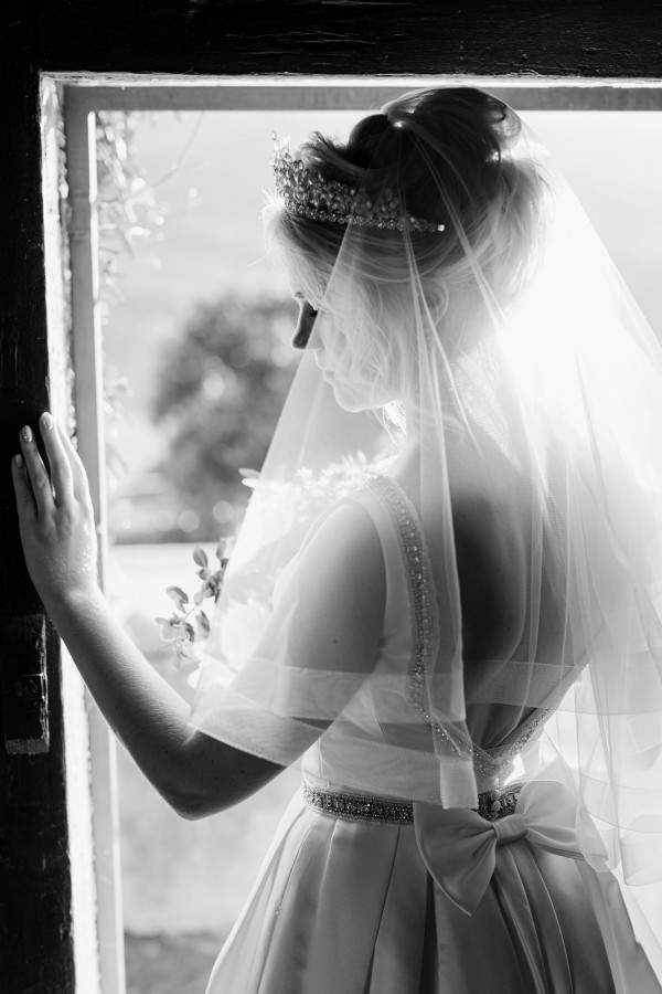 Свадебный ужин под сенью виноградных листьев