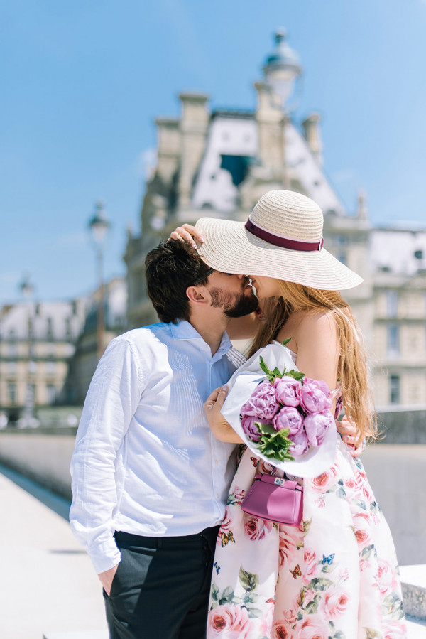 Предсвадебная съемка на улицах Парижа