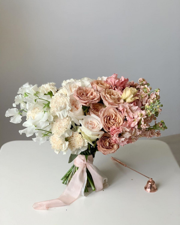 Где купить готовый букет невесты в Москве