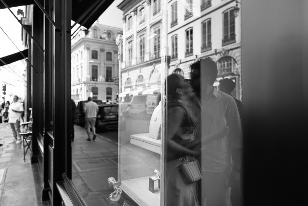 Предсвадебная съемка на улицах Парижа