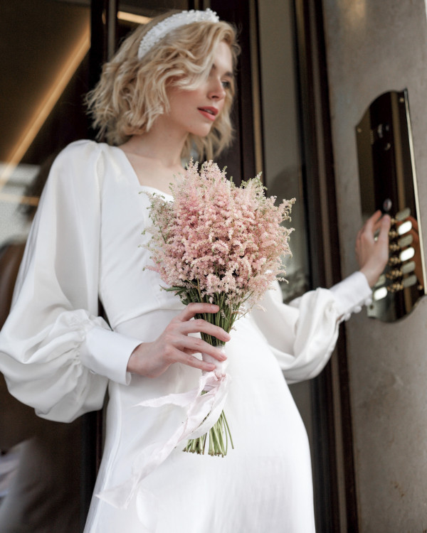 Где купить готовый букет невесты в Москве