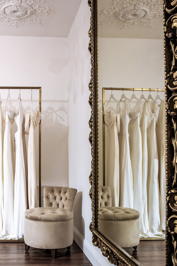 «Невестам сложно выбрать, потому что подходит абсолютно