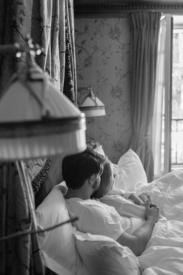 Предсвадебная съемка на улицах Парижа