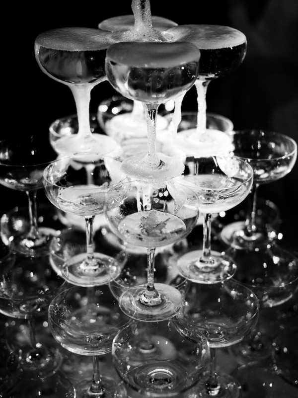 Взболтать, но не смешивать. Все о баре