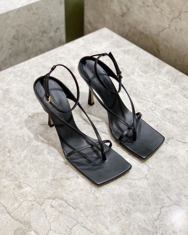 Что подарить невесте на девичнике? 10 нескучных