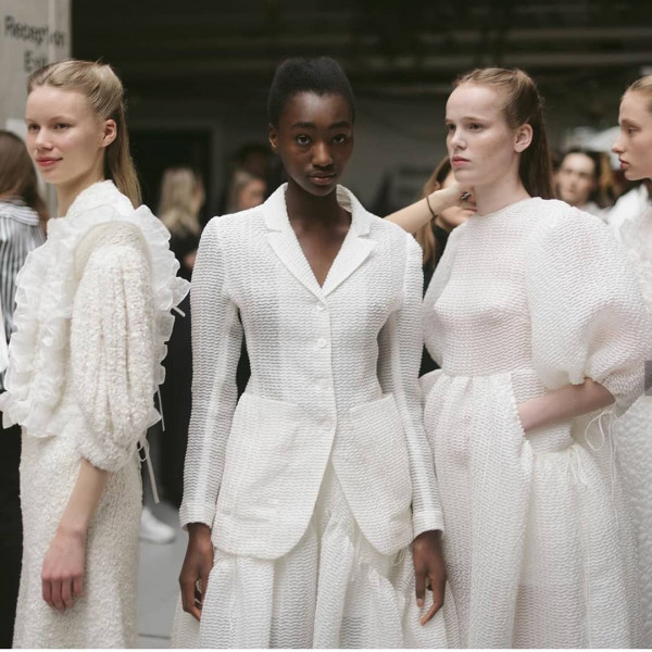 Белые свадебные жакеты — надевайте с юбкой,