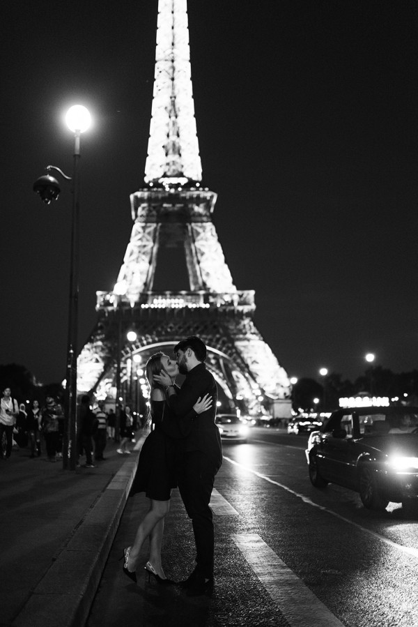 Предсвадебная съемка на улицах Парижа