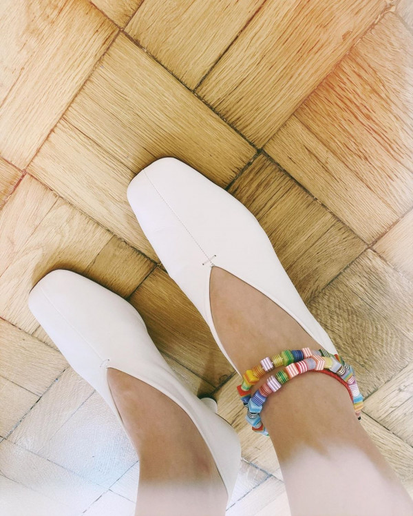 Все носят браслеты в стиле 90-х. Рассказываем,