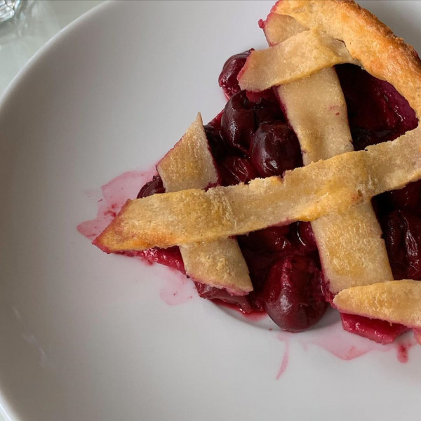 Миндальная галета, яблочный тарт и другие десерты