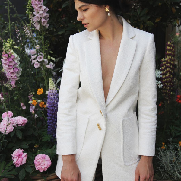 Белые свадебные жакеты — надевайте с юбкой,