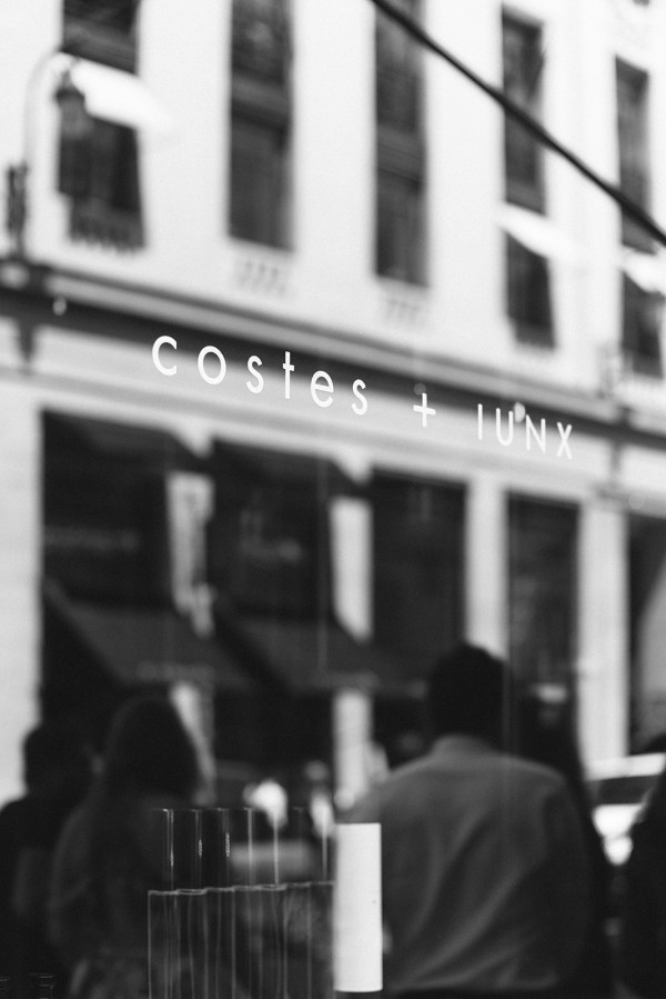 Предсвадебная съемка на улицах Парижа