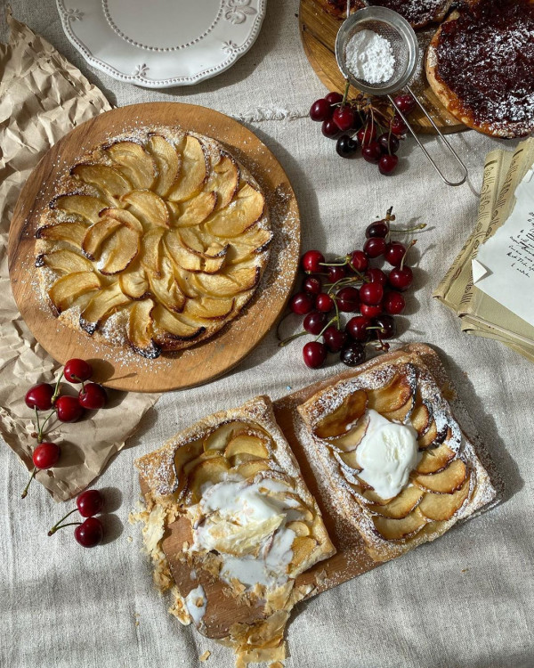 Миндальная галета, яблочный тарт и другие десерты