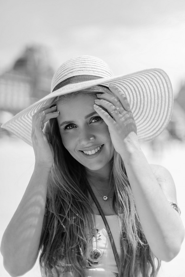 Предсвадебная съемка на улицах Парижа