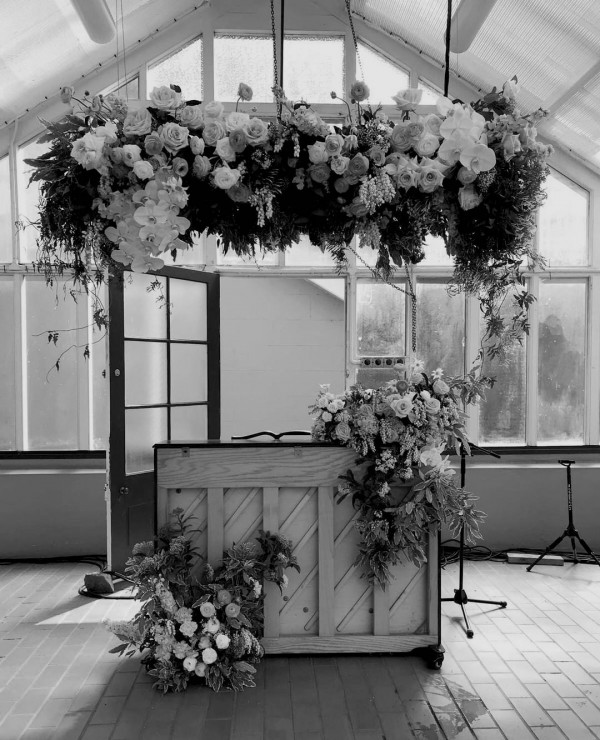 Взболтать, но не смешивать. Все о баре