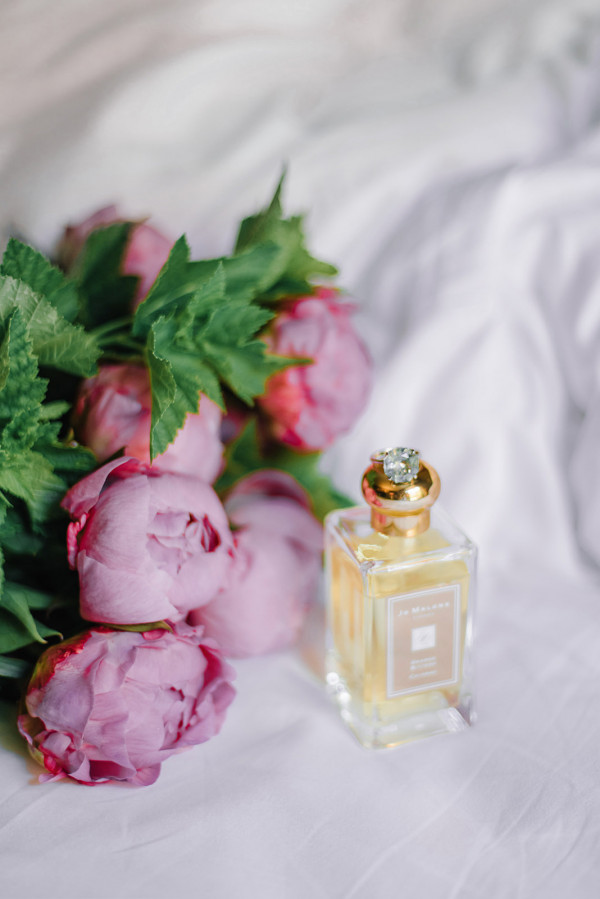 Предсвадебная съемка на улицах Парижа