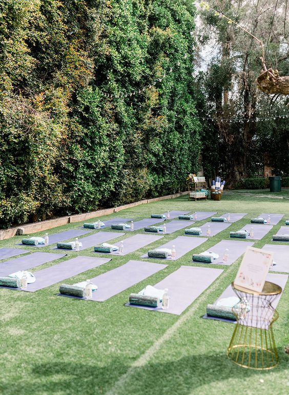 Что подарить невесте на девичнике? 10 нескучных