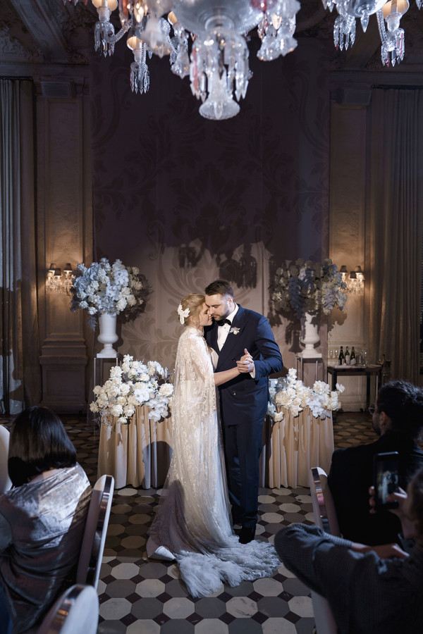 Нежная классическая свадьба в особняке Смирнова