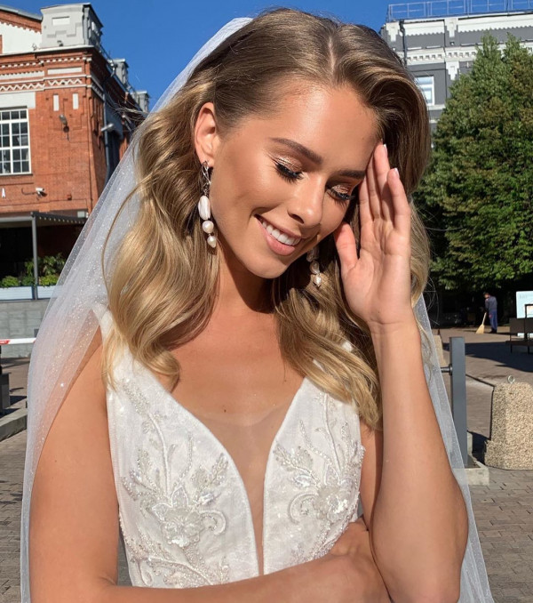 Свежо и естественно. 5 вариантов нюдового макияжа