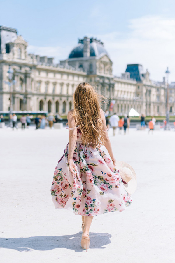 Предсвадебная съемка на улицах Парижа