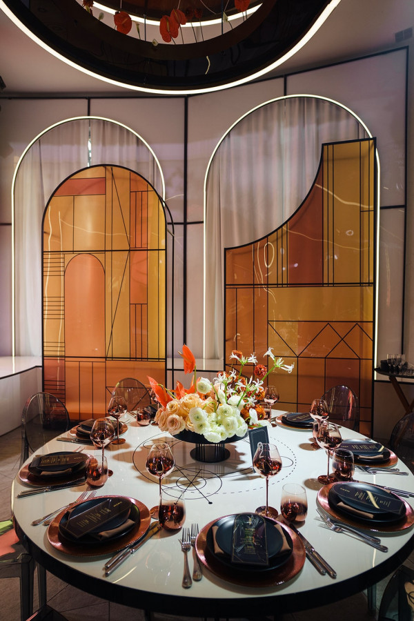 Современная осенняя свадьба в золотистых оттенках