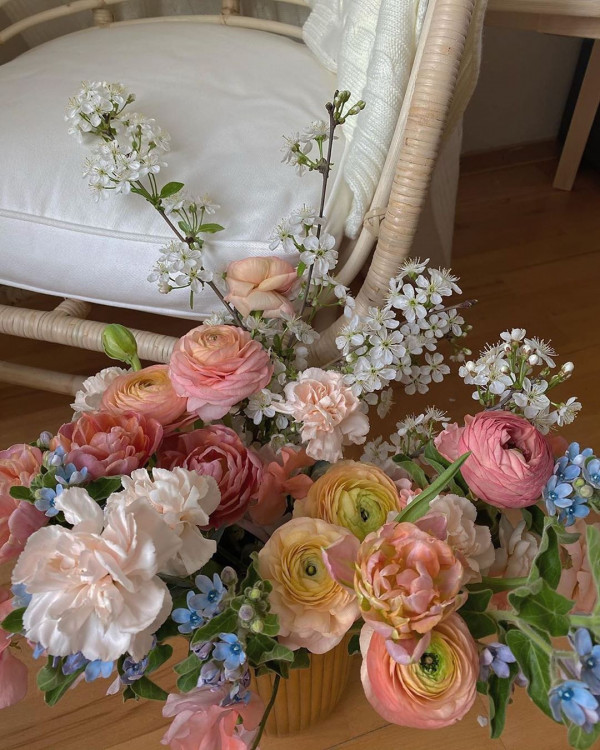 Хотите современный букет невесты? Добавьте полевых цветов