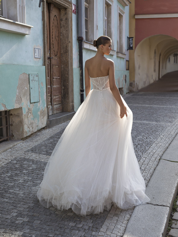 Новая коллекция Helena Kolan в салоне «Белое