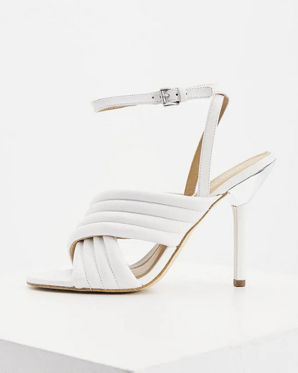 Где искать идеальные белые босоножки, если нужно