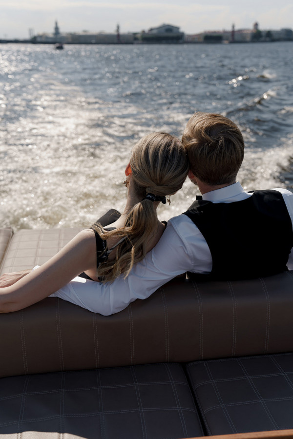 Годовщина свадьбы с прогулкой по Неве и