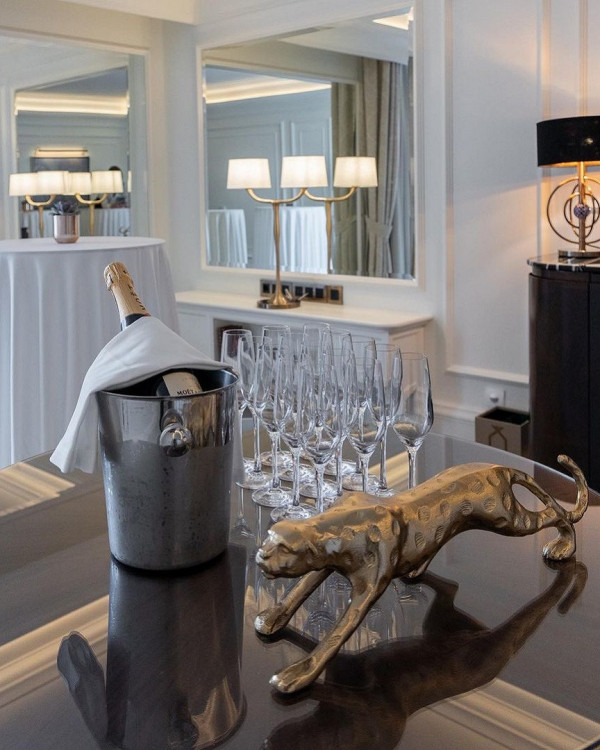 The Ritz-Carlton, Moscow дарит подарки молодоженам