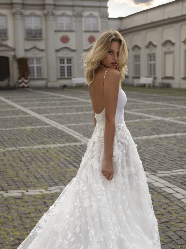 Новая коллекция Helena Kolan в салоне «Белое