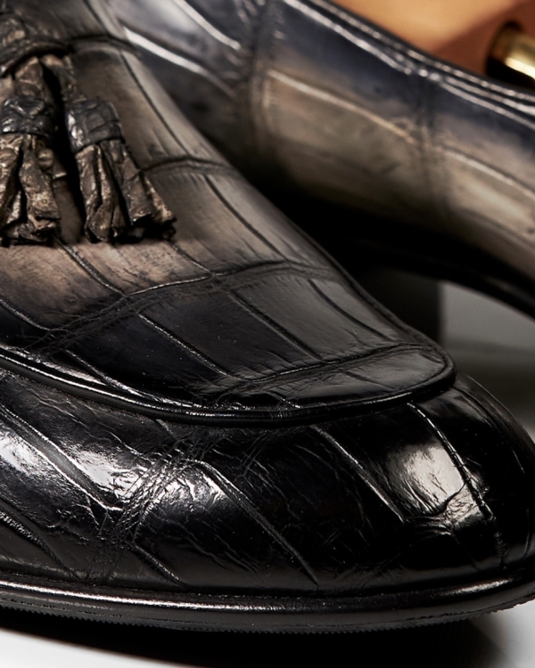 Где купить премиальную мужскую обувь ручной работы?